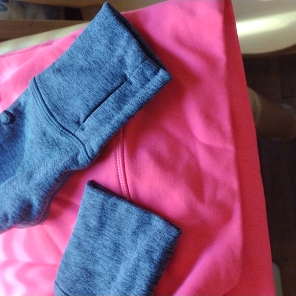 Nike hoodies both in like new condition..the pink hoodie was never worn. - Picture 3 of 5